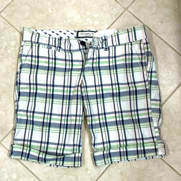 Y2K Abercrombie & Fitch Plaid Shorts - Picture 2 of 7